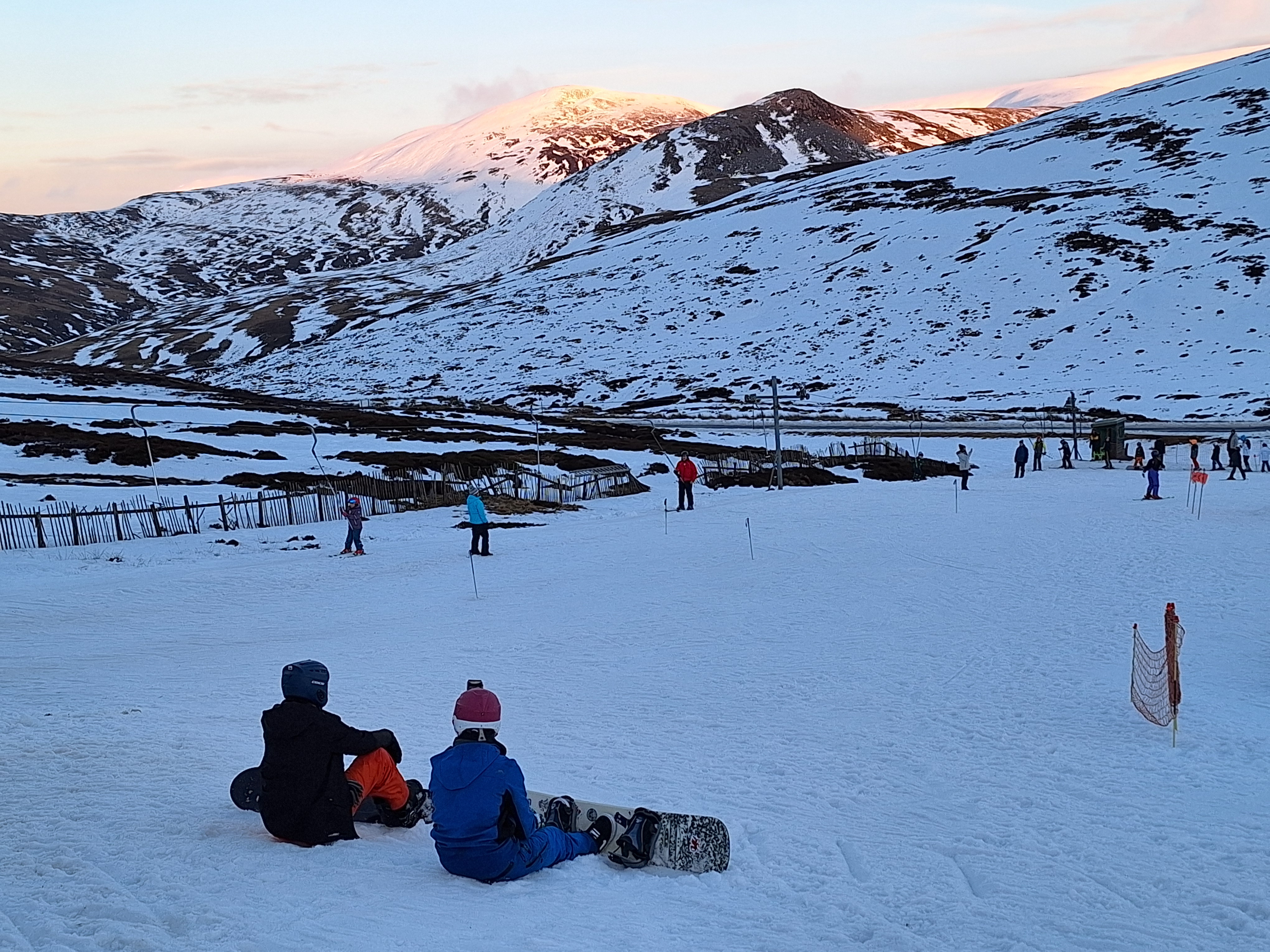 A picture of myself and my boyfriend after my snowboarding accident (circa Jan 2024).